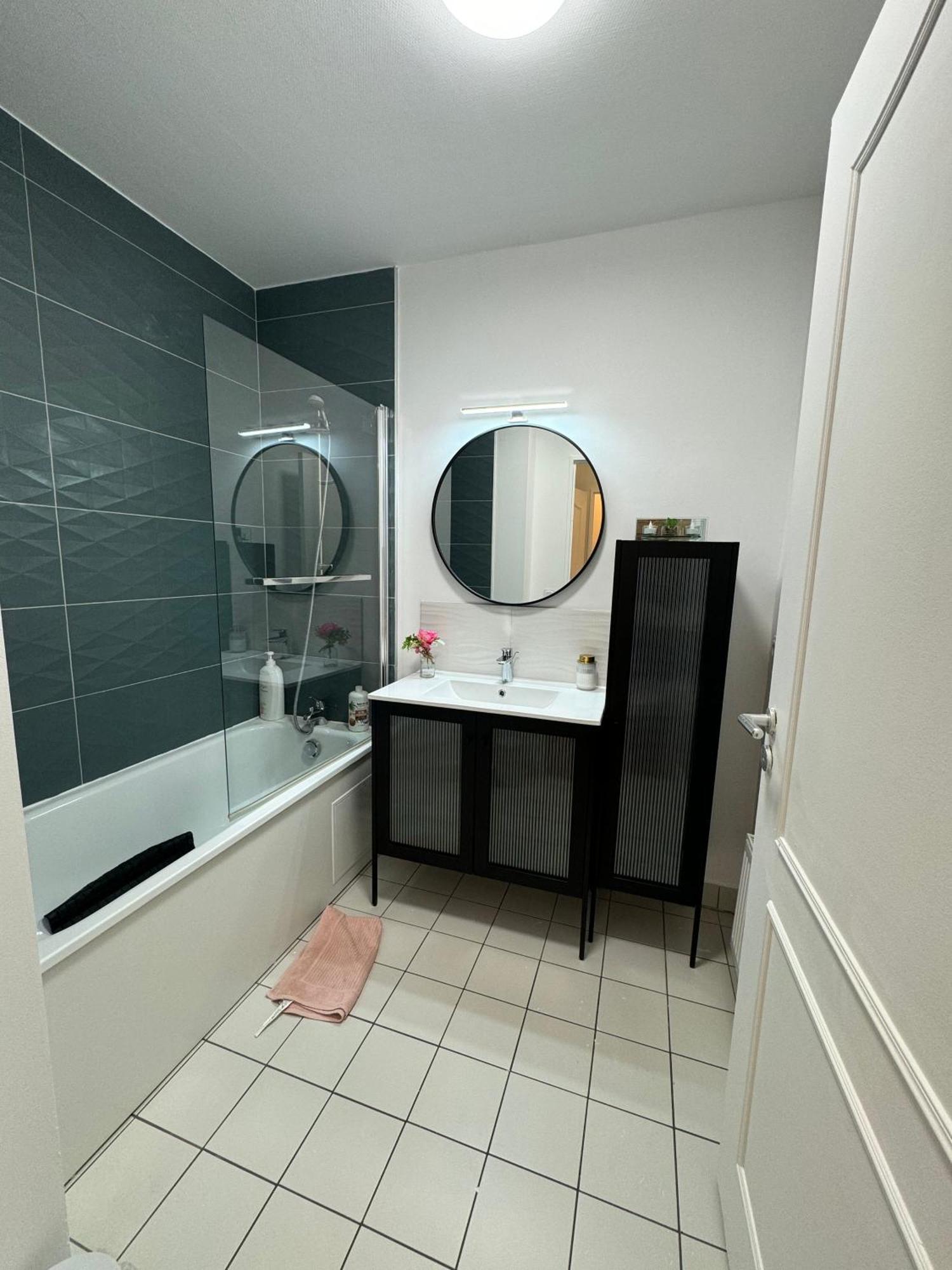 Excellent Apartment For Familly Clichy Exterior foto
